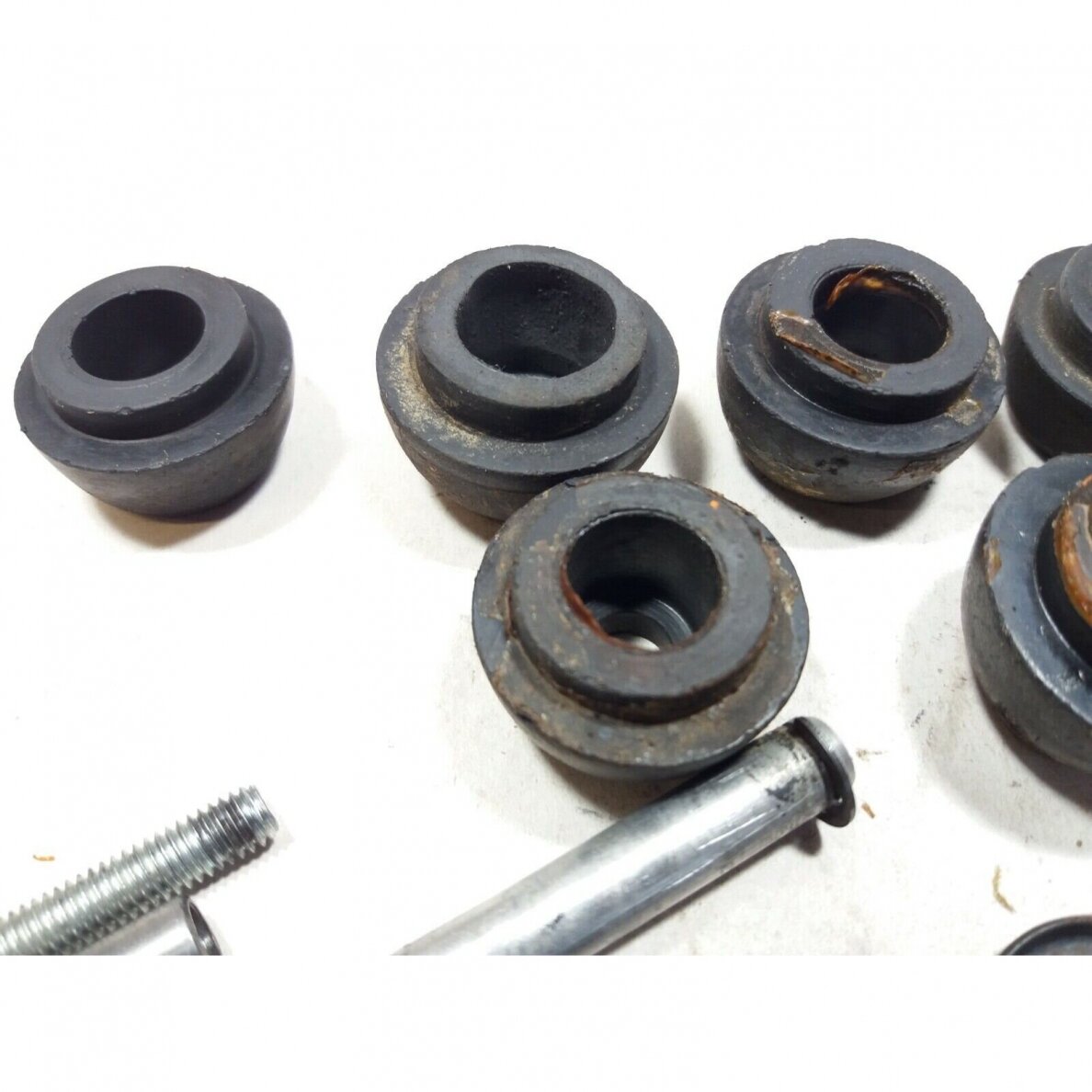 Genuine Shock Absorbers Antivibration Oleo Mac 945AF chainsaw 2