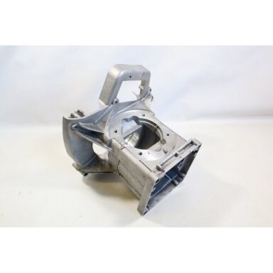 Genuine Crankcase Partner 347 407 437 477 497 McCulloch Cabrio Plus 347 407 437 467 497 Elite 610 810 10 210 510 710 brushcutter 538250074