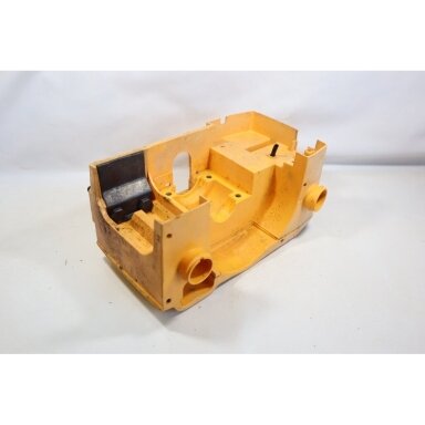 Genuine Crankcase Partner 400 chainsaw 506010301