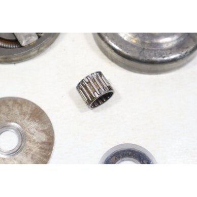 Genuine Clutch Assembly .325 8T Husqvarna 40 45 Jonsered 2041 2045 2050 Partner 400 410 450 460 490 510 chainsaw 1 Genuine Clutch Assembly .325 8T Husqvarna 40 45 Jonsered 2041 2045 2050 Partner 400 410 450 460 490 510 chainsaw 1