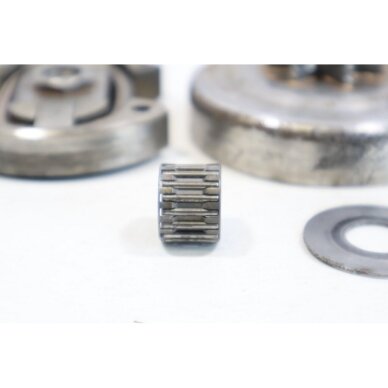 Genuine Clutch Assembly .325 8T Husqvarna 50 51 55 chainsaw 2 Genuine Clutch Assembly .325 8T Husqvarna 50 51 55 chainsaw 2
