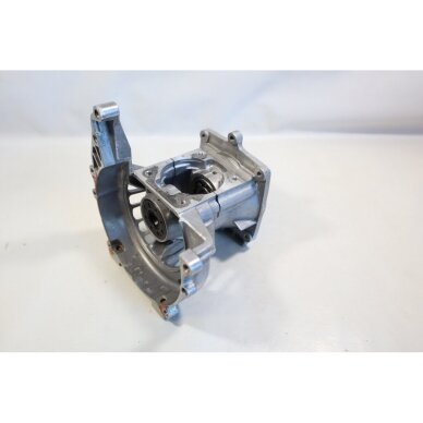 Genuine Crankcase Alpina CB27 CT27 TR27 Castelgarden GB27 GT27 XB27 XR27 Mountfield MB2601 MB2602 MT2601 MT2607 ST S p A BG26 M27 Stiga SB25 SB27 ST27 brushcutter 3