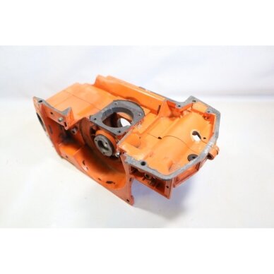 Genuine Crankcase Husqvarna 242 246 42 238 chainsaw 501620502 Genuine Crankcase Husqvarna 242 246 42 238 chainsaw 501620502