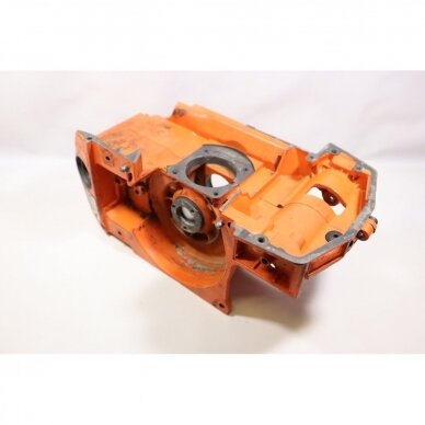 Genuine Crankcase Husqvarna 242 246 42 238 chainsaw 501620502 1 Genuine Crankcase Husqvarna 242 246 42 238 chainsaw 501620502 1