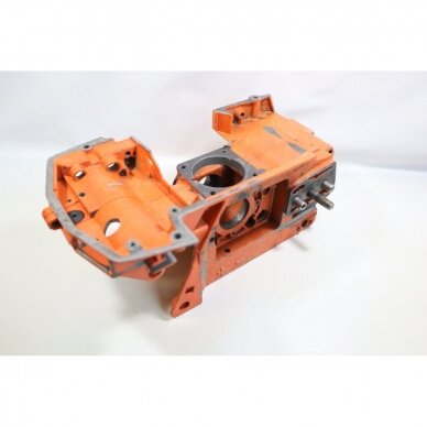 Genuine Crankcase Husqvarna 242 246 42 238 chainsaw 501620502 2 Genuine Crankcase Husqvarna 242 246 42 238 chainsaw 501620502 2