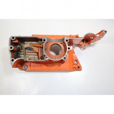 Genuine Crankcase Husqvarna 242 246 42 238 chainsaw 501620502 6 Genuine Crankcase Husqvarna 242 246 42 238 chainsaw 501620502 6