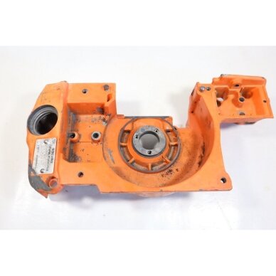 Genuine Crankcase Husqvarna 242 246 42 238 chainsaw 501620502 6 Genuine Crankcase Husqvarna 242 246 42 238 chainsaw 501620502 6