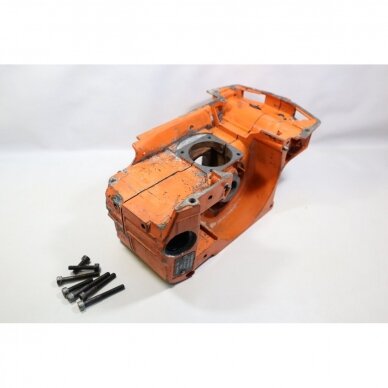 Genuine Crankcase Husqvarna 242 246 42 238 chainsaw 501620570 Genuine Crankcase Husqvarna 242 246 42 238 chainsaw 501620570