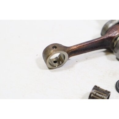 Genuine Crankshaft Husqvarna 122C McCulloch T22 LS LCS trimmer 522928902 2 Genuine Crankshaft Husqvarna 122C McCulloch T22 LS LCS trimmer 522928902 2