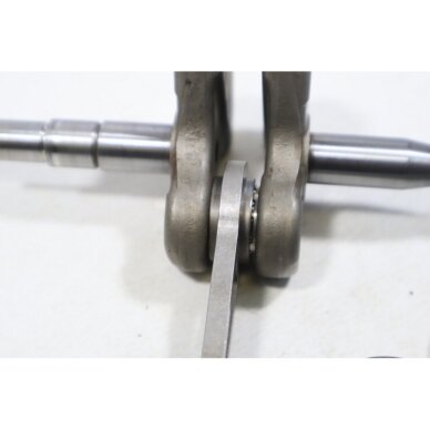 Genuine Crankshaft Husqvarna 36 41 136 137 141 142 Jonsered 2036 2040 chainsaw 530029794 2