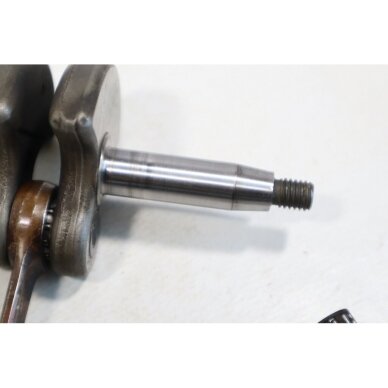 Genuine Crankshaft Husqvarna 444 44 chainsaw 501672201 4 Genuine Crankshaft Husqvarna 444 44 chainsaw 501672201 4
