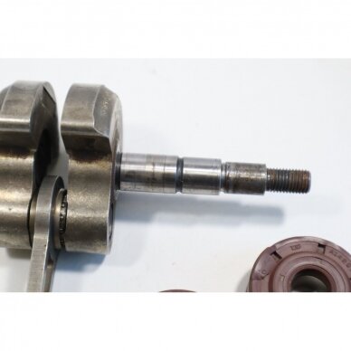 Genuine Crankshaft McCULLOCH Poulan Jonsered CS2137 Partner 351 352 371 382 391 401 421 422 chainsaw 530047062 2 Genuine Crankshaft McCULLOCH Poulan Jonsered CS2137 Partner 351 352 371 382 391 401 421 422 chainsaw 530047062 2