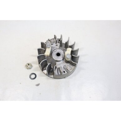 Genuine Flywheel Efco 134 135 138 Oleo Mac 935X 938 941 chainsaw 094100151R Genuine Flywheel Efco 134 135 138 Oleo Mac 935X 938 941 chainsaw 094100151R