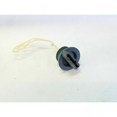 Genuine Fuel Oil Tank Cap Oleo Mac 940 chainsaw 50052005 Genuine Fuel Oil Tank Cap Oleo Mac 940 chainsaw 50052005
