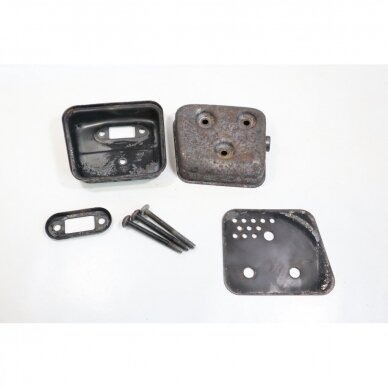 Genuine Muffler Exhaust McCulloch MAC 833 AV chainsaw 301402 Genuine Muffler Exhaust McCulloch MAC 833 AV chainsaw 301402