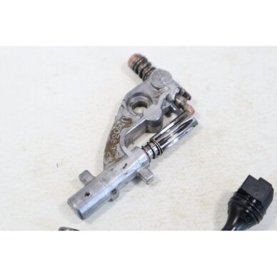 Genuine Oil Pump Husqvarna 357 359 455 460 461 465 Jonsered CS2156 CS2159 CS2255 chainsaw 537105502 4