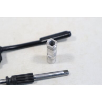 Genuine Oil Pump Husqvarna 435 440 135 140 Jonsered CS2240 chainsaw 3