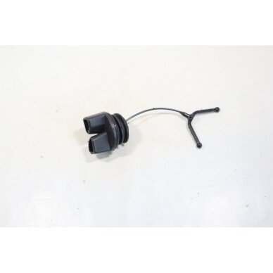 Genuine Oil Tank Cap McCULLOCH Poulan Jonsered CS2137 Partner 351 352 371 382 391 401 421 422 chainsaw 530010846 Genuine Oil Tank Cap McCULLOCH Poulan Jonsered CS2137 Partner 351 352 371 382 391 401 421 422 chainsaw 530010846