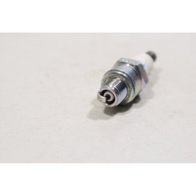 Genuine Spark Plug CMR6A Husqvarna 122 129 325 McCulloch T22 LS LCS trimmer 590710201 2 Genuine Spark Plug CMR6A Husqvarna 122 129 325 McCulloch T22 LS LCS trimmer 590710201 2