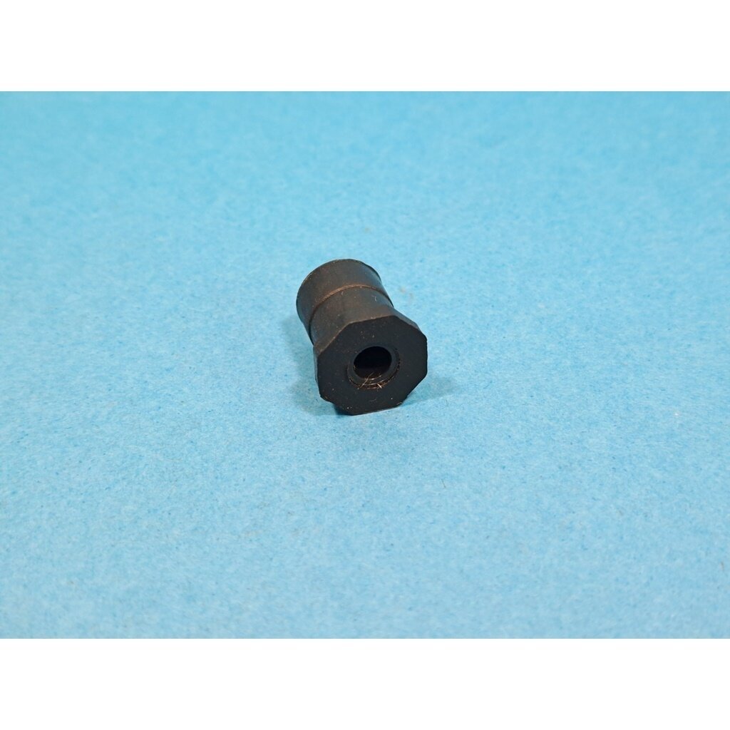 Lateral Buffer suitable for Husqvarna 135 140 435 440 445 450 545 550 555 560 562 565 572 Jonsered CS2240 CS2245 CS2250 CS2252 CS2258 CS2260 McCulloch CS350 CS390 CS410 CS450 chainsaw 501007601 2