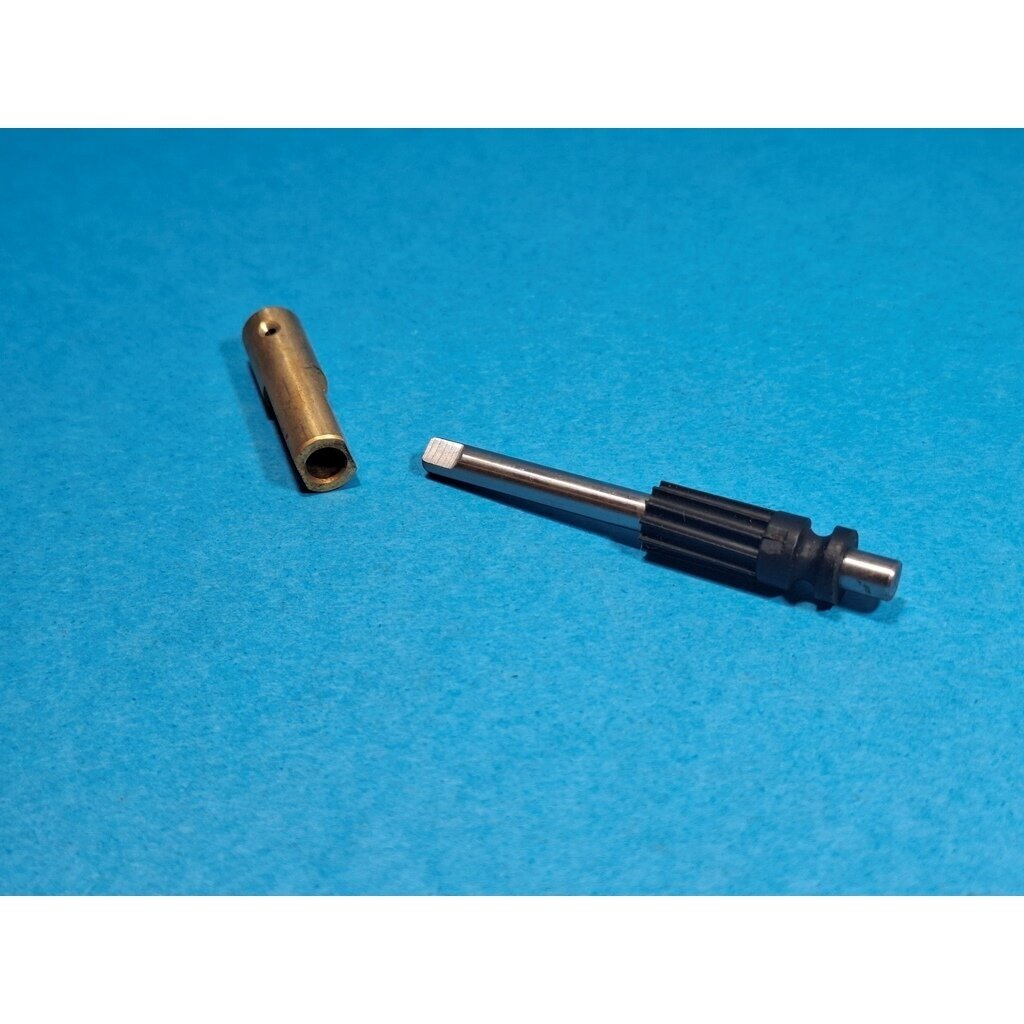 Oil Pump suitable for Husqvarna 135 140 340 345 350 435 440 445 450 Jonsered 2141 2145 2150 CS2141 CS2145 CS2150 CS2240 CS2245 CS2250 chainsaw 1